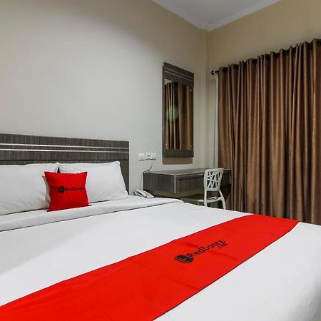 Reddoorz Plus Syariah @ Jalan Sriwijaya Medan Eksteriør bilde