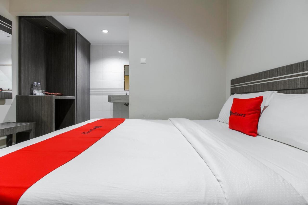 Reddoorz Plus Syariah @ Jalan Sriwijaya Medan Eksteriør bilde