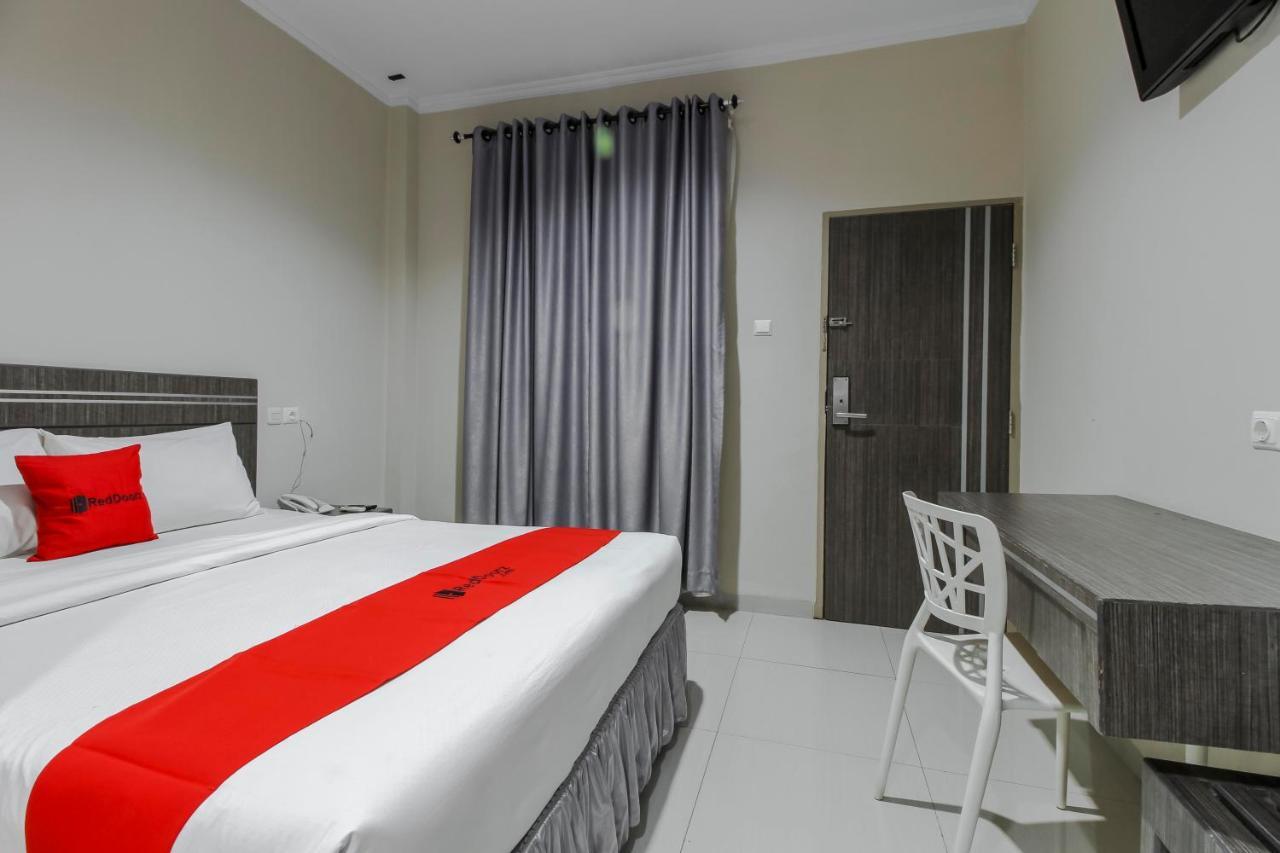 Reddoorz Plus Syariah @ Jalan Sriwijaya Medan Eksteriør bilde
