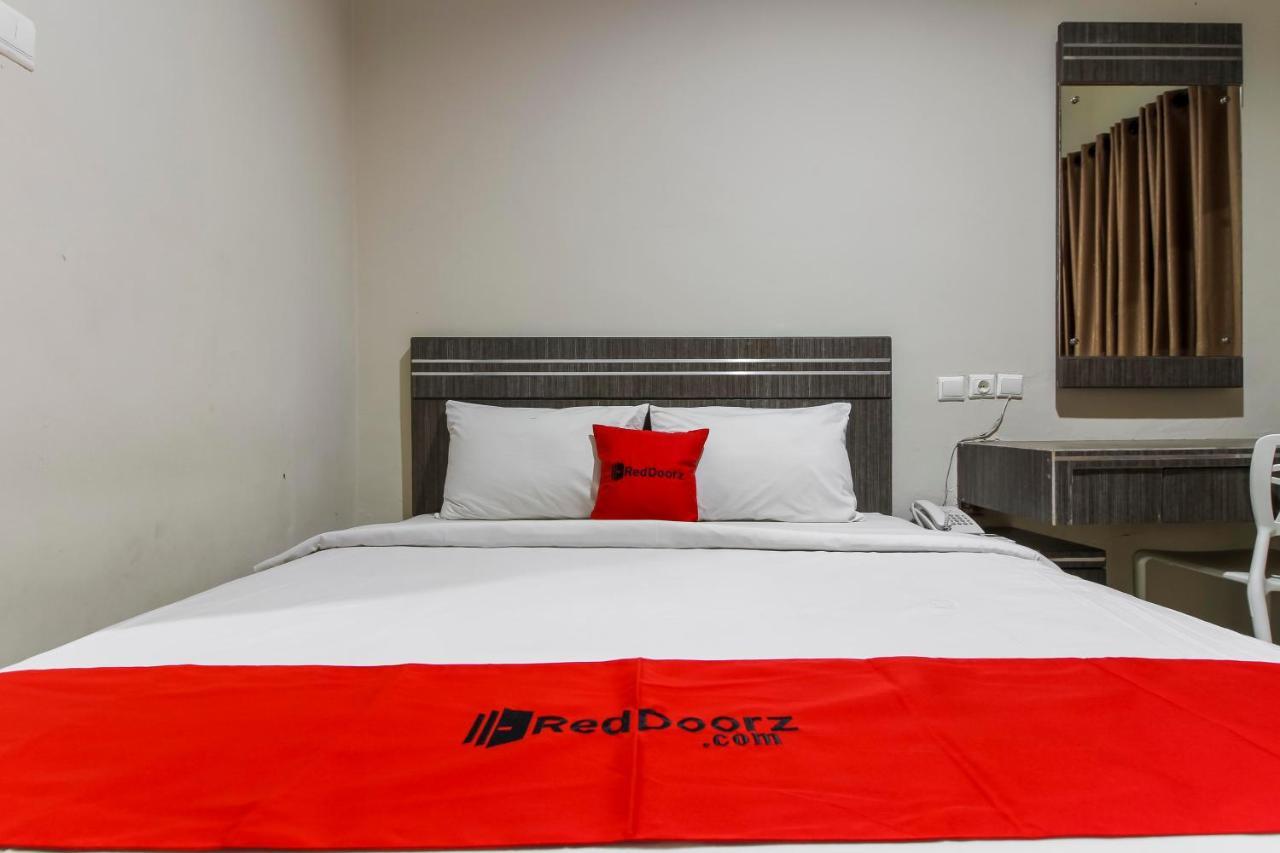 Reddoorz Plus Syariah @ Jalan Sriwijaya Medan Eksteriør bilde