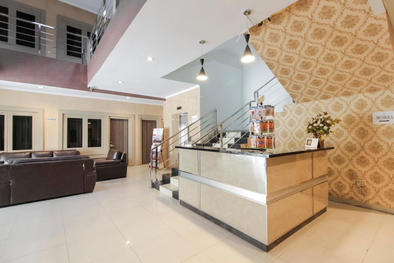 Reddoorz Plus Syariah @ Jalan Sriwijaya Medan Eksteriør bilde