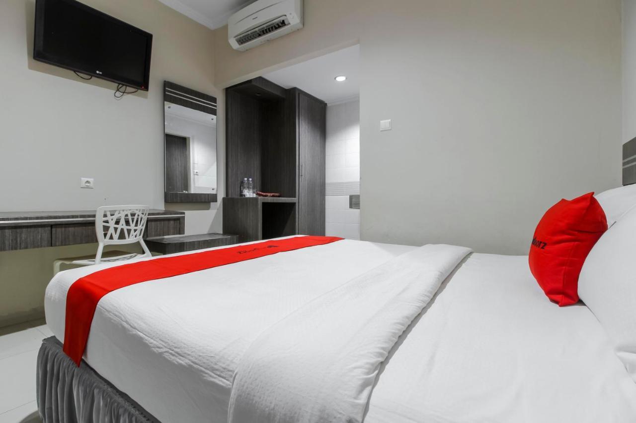 Reddoorz Plus Syariah @ Jalan Sriwijaya Medan Eksteriør bilde