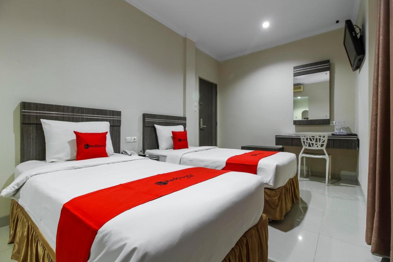 Reddoorz Plus Syariah @ Jalan Sriwijaya Medan Eksteriør bilde