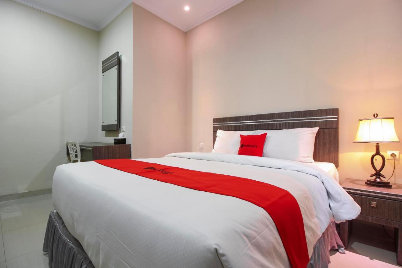 Reddoorz Plus Syariah @ Jalan Sriwijaya Medan Eksteriør bilde