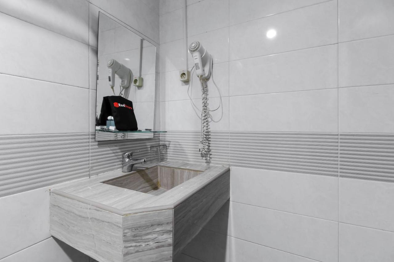 Reddoorz Plus Syariah @ Jalan Sriwijaya Medan Eksteriør bilde