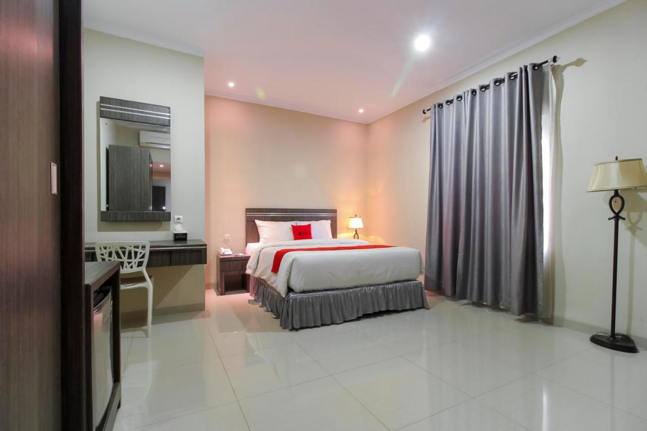 Reddoorz Plus Syariah @ Jalan Sriwijaya Medan Eksteriør bilde